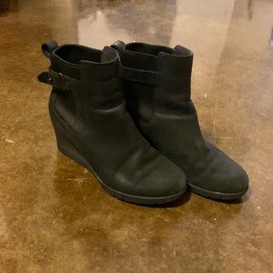 Leather wedge Ugg boots
